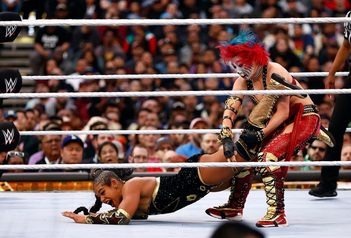 Bianca Belair wrestles Asuka for RAW Women’s Title Match during WrestleMania Goes Hollywood at SoFi Stadium on April 02